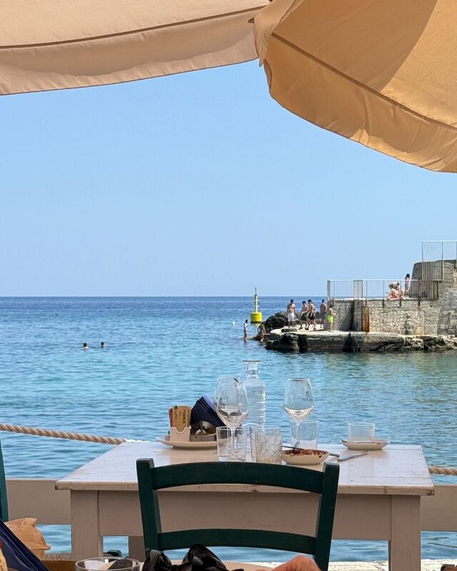 Hafen, Holzstühle, Hauswein – meine drei Lieblingsadressen in Tricase Porto