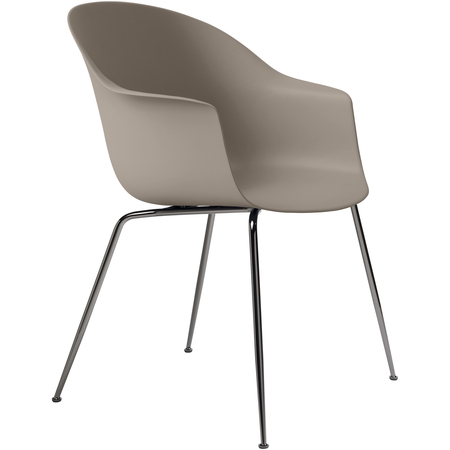 Gubi Stuhl 'Bat' Conic - Ungepolstert Black Chrome, New Beige, Plastikgleiter