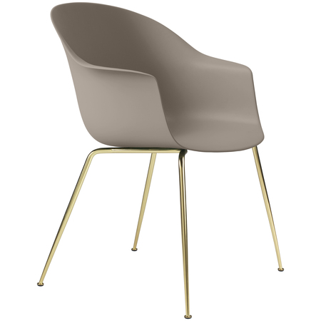 Gubi Stuhl 'Bat' Conic - Ungepolstert Brass Semi Matt, New Beige, Plastikgleiter