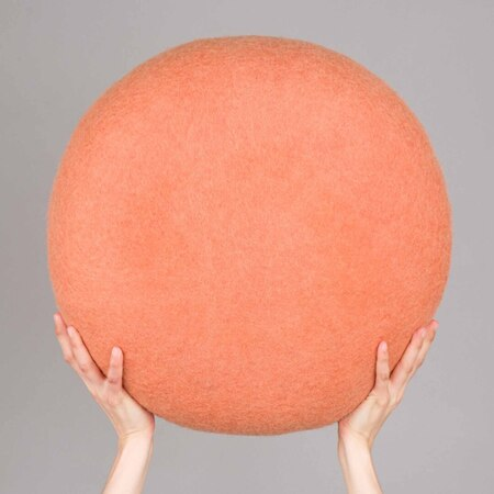 myfelt Filz Colour Pouf M Ø: 48 cm / H: 18 cm , Lachsfarben - Lea