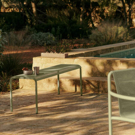 Ferm Living Gartenbank Dapple von Ferm Living Tea Green