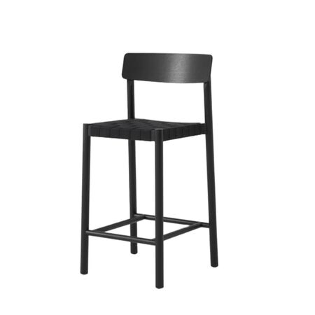 &Tradition Thekenhocker Betty TK12 von &Tradition Schwarz mit Schwarzem Gurtband