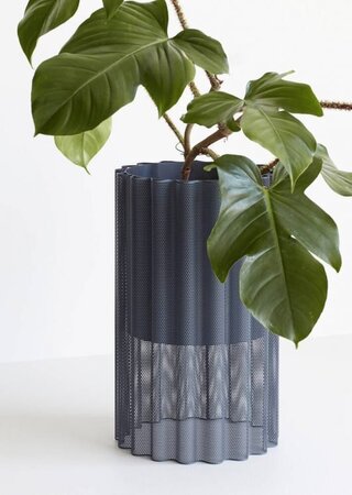 Huebsch Topf m/Fuss Metall grau