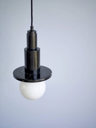Huebsch Lampe m Birne Marmor schwarz
