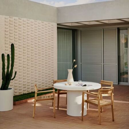 Kave_Home_VICTOIRE_Garten_Armlehnstuhl_Natural_Lifestyle