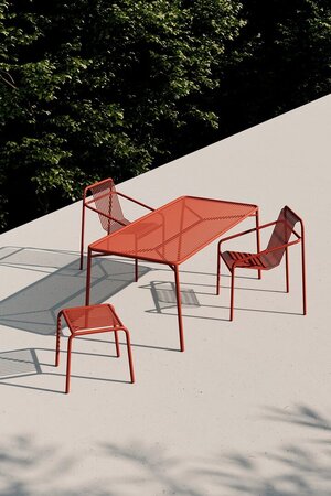 Objekte Unserer Tage Ivy Outdoor Set- (Tisch Large, 4 x Dining Chair) -Sienna Rot