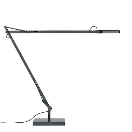 Flos Tischleuchte Kelvin LED mit Wandbefestigung von Flos  Aluminium, Kunststoff, Hellrosa RAL 3015, anthrazit, matt