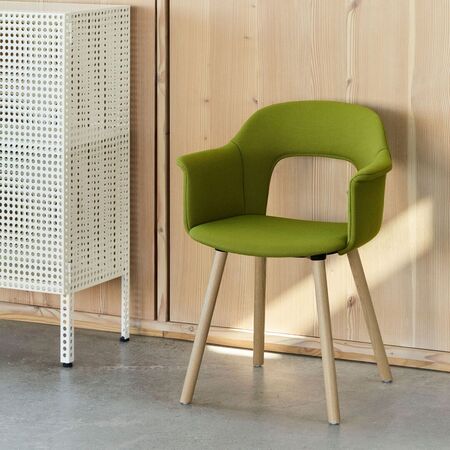 HAY Living Armlehnstuhl mit Holzbeinen und Vollpolsterung Layout 224 von Hay 