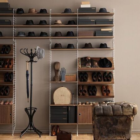 String_Furniture_Zeitschriftenablage_Holz_58_30_cm_Walnut_Lifestyle_2