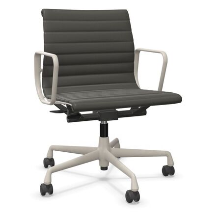 Vitra Aluminium Chair EA 118 Umbragrau 61 - Leder, Kreide 37 pulverbeschichtet (struktur), Rolle weich gebremst für Hartboden 03