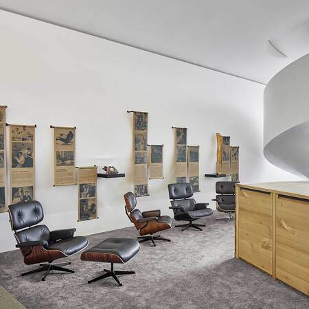 Atelier Package: Eames Lounge Chair & Ottoman in Leder