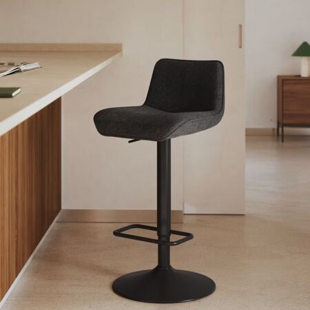 Kave_Home_Zenda_Hocker_Schwarz_MattSchwarz_Lifestyle