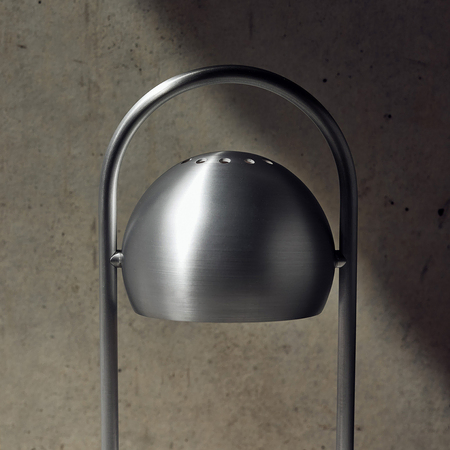 Frandsen Ball Tragbare Tischlampe von Frandsen