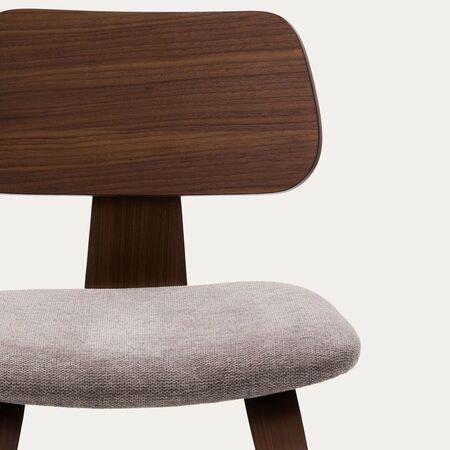 Kave_Home_Gena_Stuhl_mit_gepolestertem_Sitz_Nussbaum_Beige_Details_1