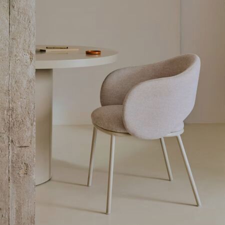 Kave_Home_Stuhl_Maina_Beige_35_Sperrholz_10_Stoff_Beige_Lifestyle_3