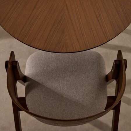 Kave_Home_Stuhl_Godia_Beige_Wenge_Finish_Lifestyle_2