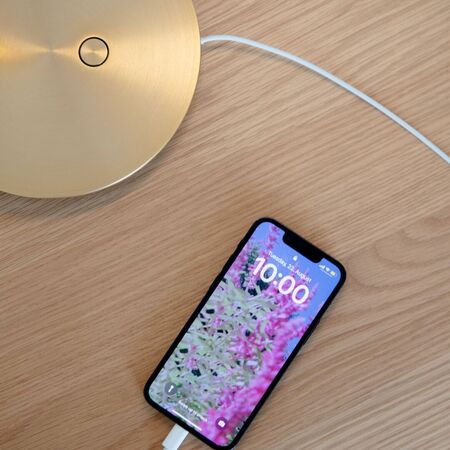Tischleuchte LED Omni von Umage