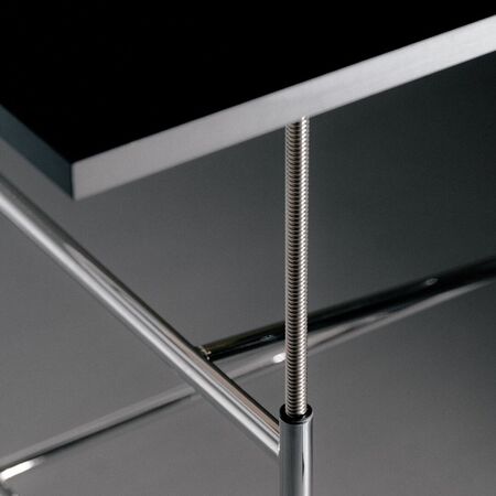 Richard_Lampert_Hohenverstellbarer_Tisch_Eiermann_ME_Mechanische_Details_3