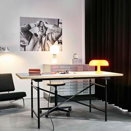 Richard_Lampert_Hohenverstellbarer_Tisch_Eiermann_ME_Elektrische_Lifestyle_3