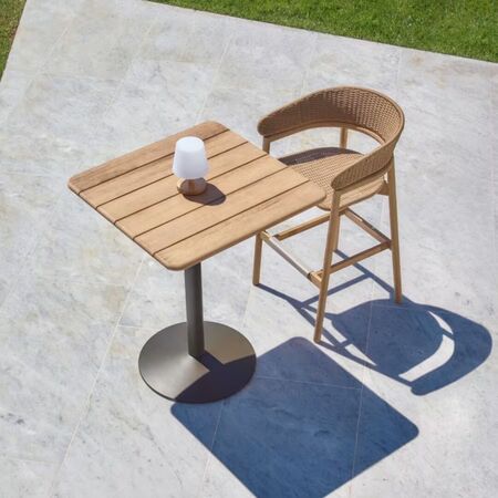 Kave_HomeOutdoor_Tisch_mit_Tischplatte_Esilda_Rechteckig_Lifestyle