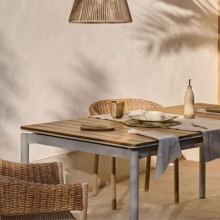 Kave_Home_Gartentisch_Canyelles_ausziehbar_Schwarz_180-240_Lifestyle_2