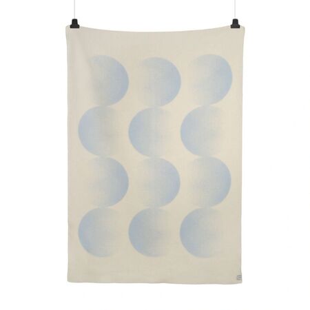 Røros Tweed Lammwolldecke Moon 135 x 200 cm von Røros Tweed Crescent Blue