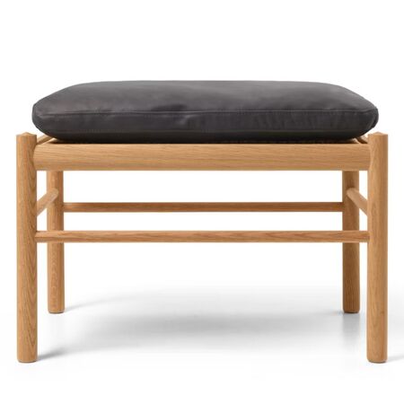 Carl_Hansen_Son_OW149_Footstool_Eiche_geolt_Terra_Leder_Raku