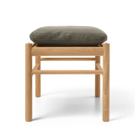 Carl_Hansen_Son_OW149_Footstool_Eiche_geolt_Terra_Leder_Jade