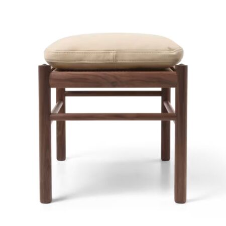 Carl_Hansen_Son_OW149_Footstool_Nussbaum_Terra_Leder_Lime
