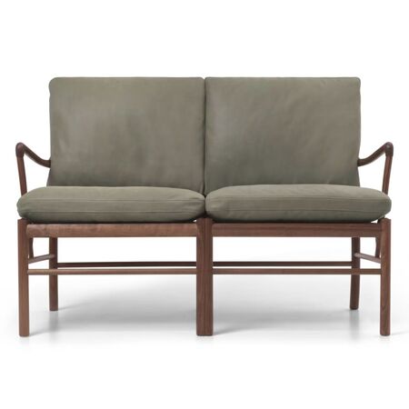 Carl Hansen & Søn OW149-2 Sofa von Carl Hansen & Son Terra Jade 20368, Walnuss geölt