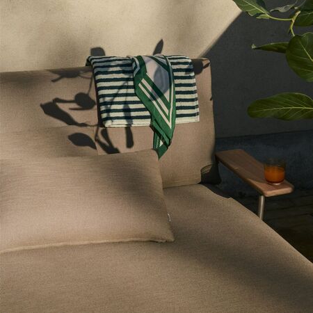 Muuto Outdoor Kissen Settle von Muuto Muuto Outdoor Kissen Settle von Muuto 