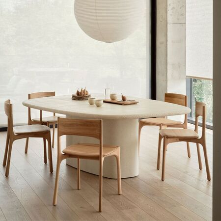 Ethnicraft_26426_Elements_dining_table_microcement_Off_White_pebble_Lifestyle