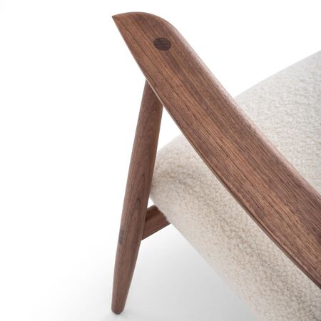Gazzda_Aska_Lounge_chair_Nimbus_Col006_Nussbaum_geolt_Details