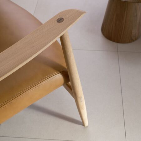 Gazzda_Aska_Lounge_chair_Dakar_Leder_Natur_341101_Lifestyle_2
