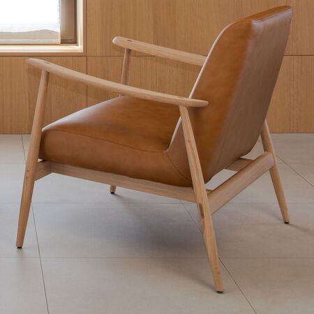 Gazzda_Aska_Lounge_chair_Dakar_Leder_Natur_341101_Lifestyle_3