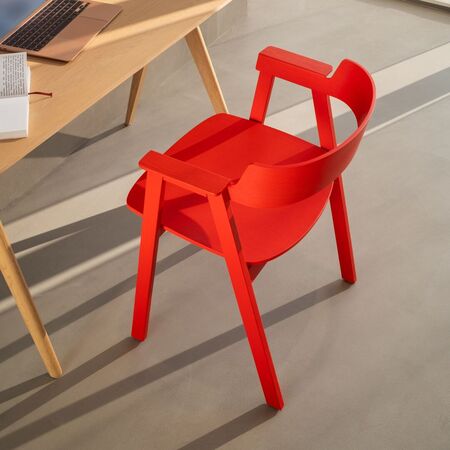 Gazzda_Flip_Stuhl_Lackeierte_Eichenholz_Ral3020_Red_Lifestyle