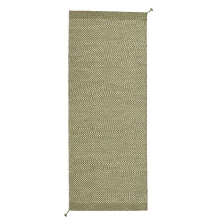 Muuto Recycelter Outdoor Teppich Ply von Muuto Moss Green, 200 cm x 80 cm