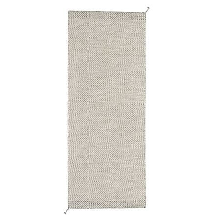 Muuto Recycelter Outdoor Teppich Ply von Muuto Off-White, 200 cm x 80 cm