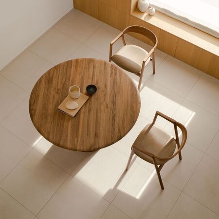 Rund_Table_126_Nussbaum_geolt_1505_Lifestyle