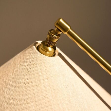 Gubi Tischleuchte Gräshoppa von Gubi Canvas