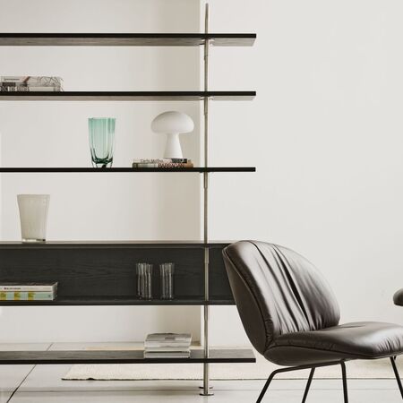 Gubi Regalsystem Keen 160 mit Regalböden von Gubi 