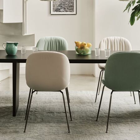 Gubi Polsterstuhl Beetle Soft von Gubi 