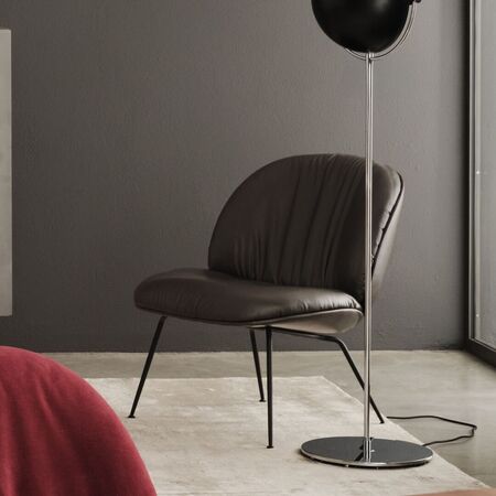 Gubi Lounge Sessel mit Vollpolsterung Beetle Soft von Gubi