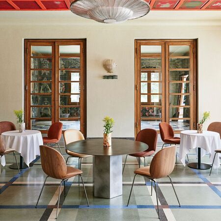 Gubi Gubi Beetle Dining Chair - Front Upholstered - Conic base - Stuhl ohne Armlehne gepolstert