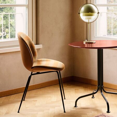 Gubi Polsterstuhl Beetle von Gubi