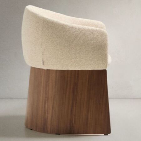 Kave_Home_Stuhl_Bosca_Beige_Nussbaum_1