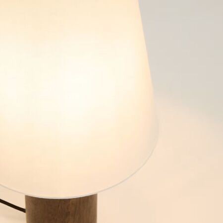 Kave_Home_Tischlampe_Marga_Dunkelbraun_Gummibaumholz
