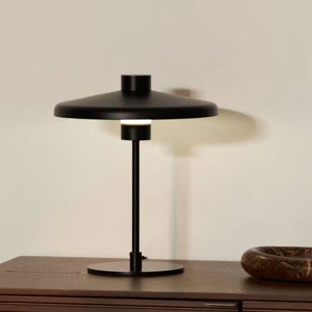Kave_Home_Tischlampe_Nuvira_Schwarz