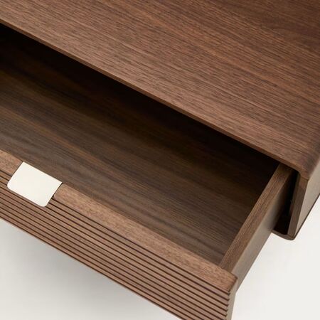 Kave_Home_Bett_Norlen_mit_zwei_Nachttischen_Details