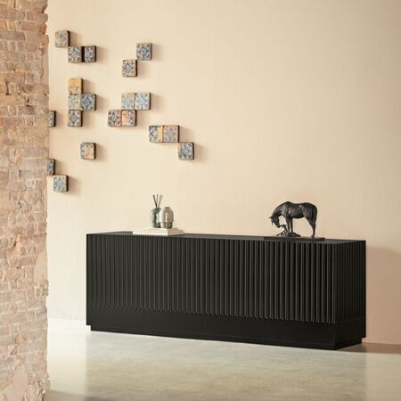 Teulat_sideboard_Doric_Schwarz_Lifestyle